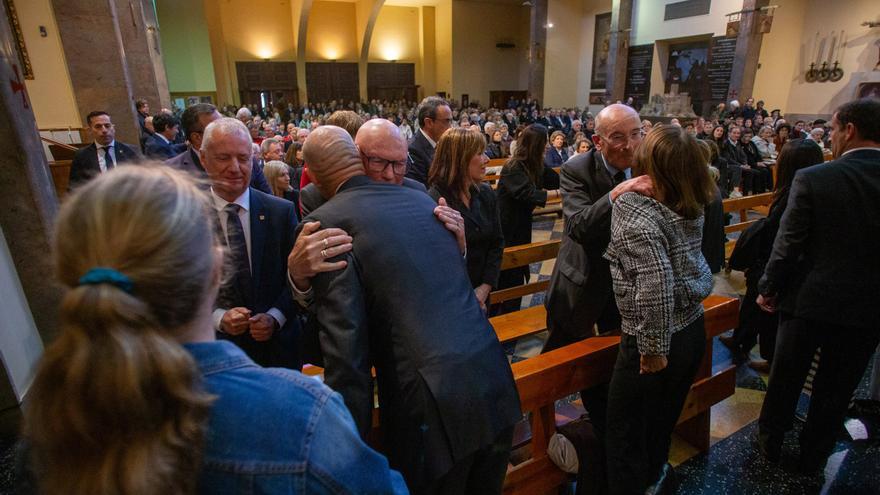 Fotos del funeral de Carlos Garaikoetxea en Pamplona