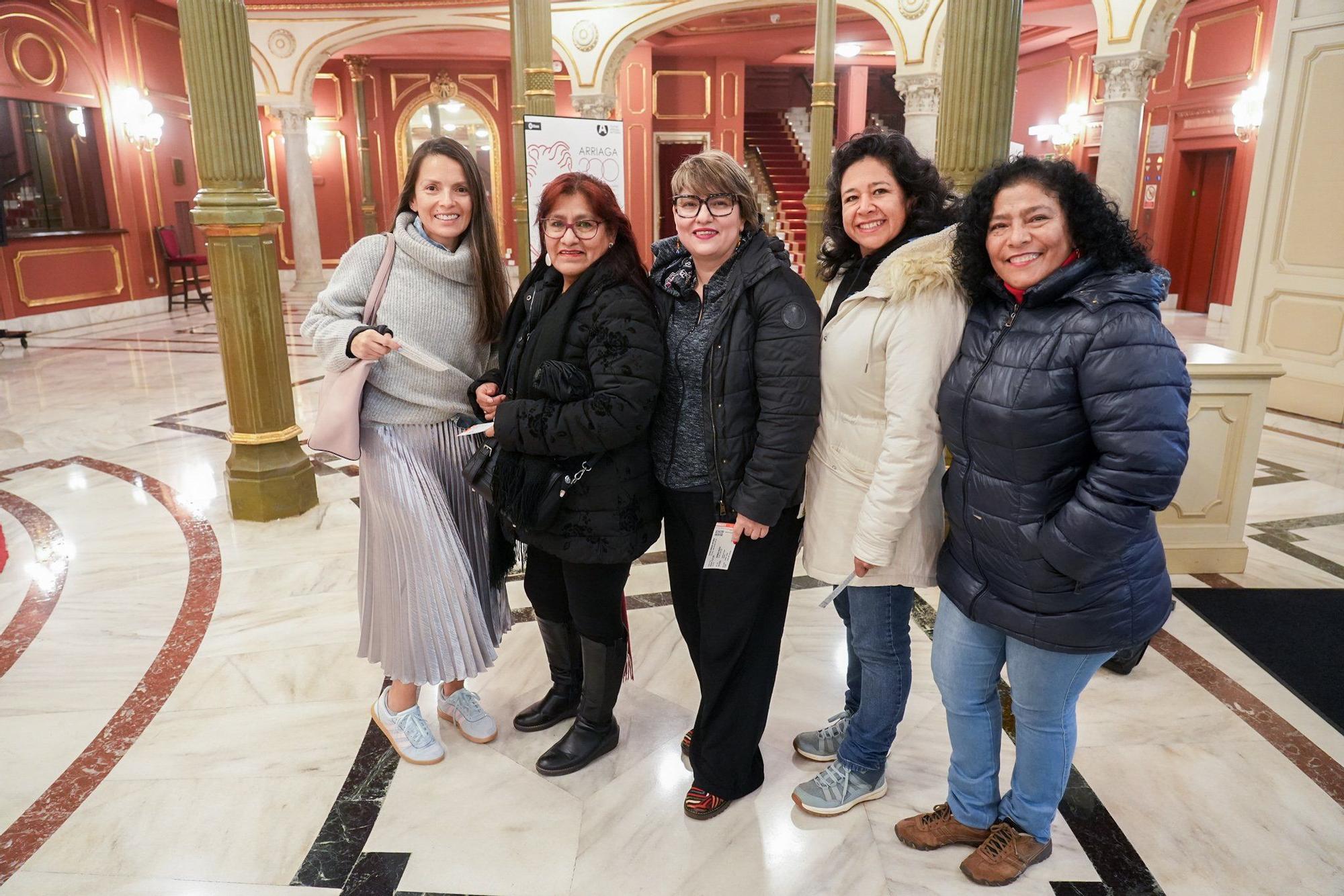 Claudia Montoya, Aydé Gutiérrez, la concejala Angélica Orozco, Ivone Valle y María del Carmen Navarro.