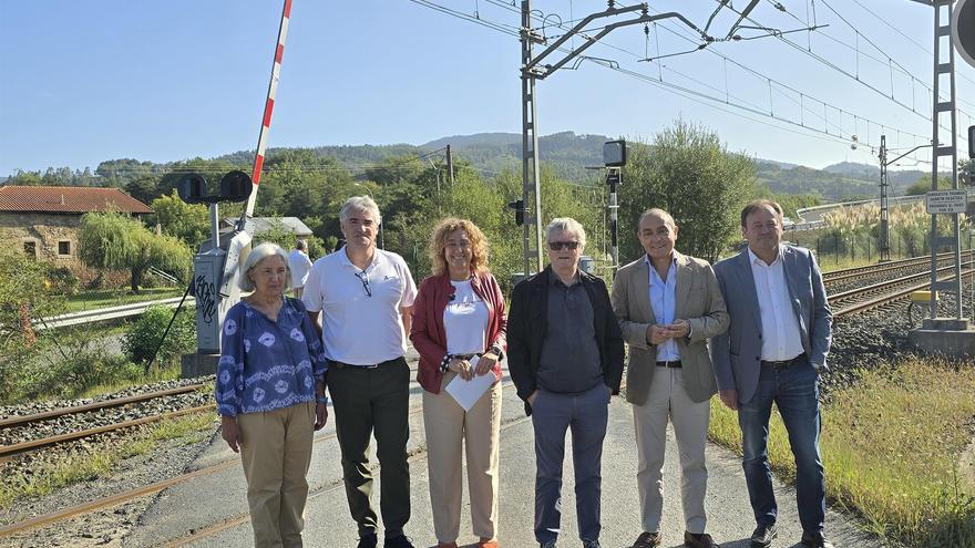 Euskal Trenbide Sareak Amorebietan zegoen Bernabeitiko trenbide pasagunea kendu du