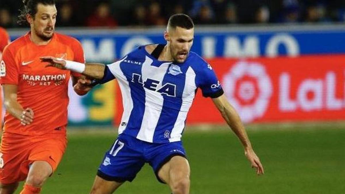 Alfonso Pedraza durante un partido con el Alavés
