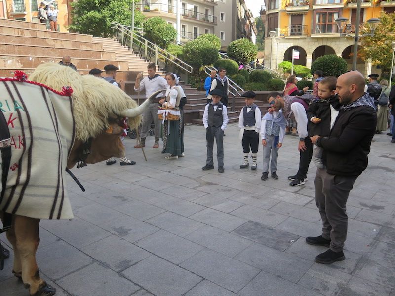 El desfile de la Euskal Jaia de Urretxu, en imágenes