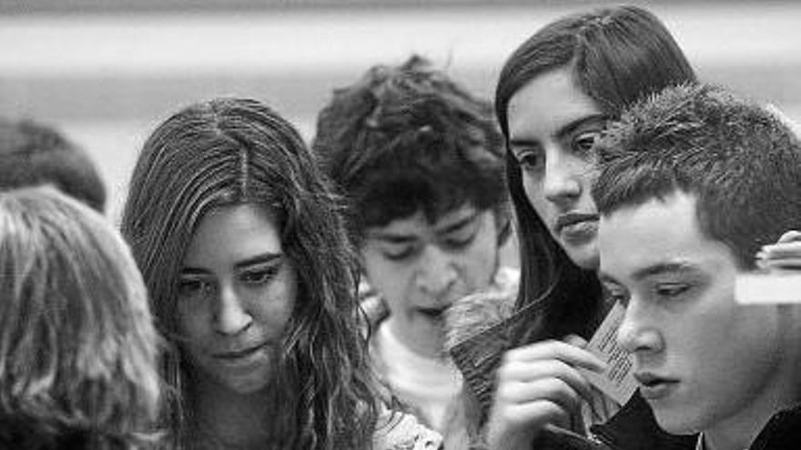 Alumnos en una jornada de puertas abiertas de la UPV/EHU.