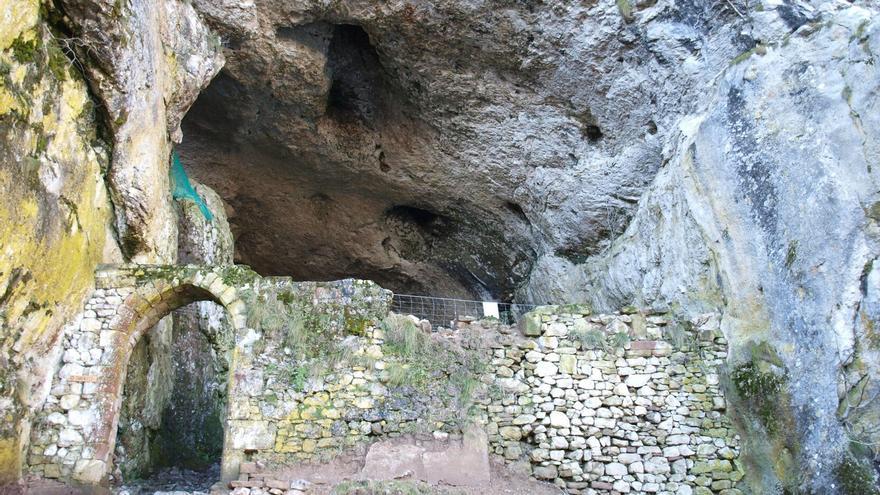 Descubriendo a los neandertales en la cueva de San Adrian