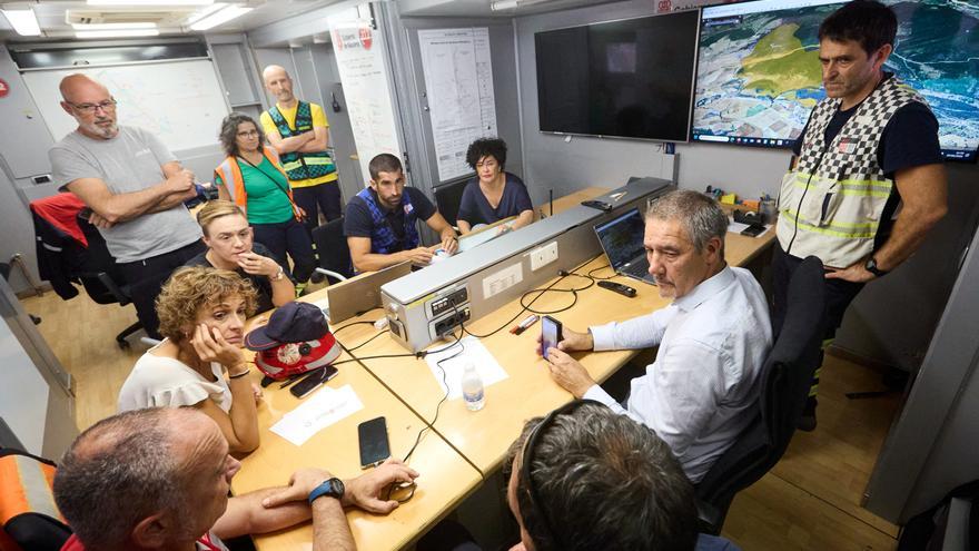 Iñaki Elías, jefe de Bomberos de Navarra: "Las condiciones en Ezkabarte son extremas y favorecen la ignición de más focos"