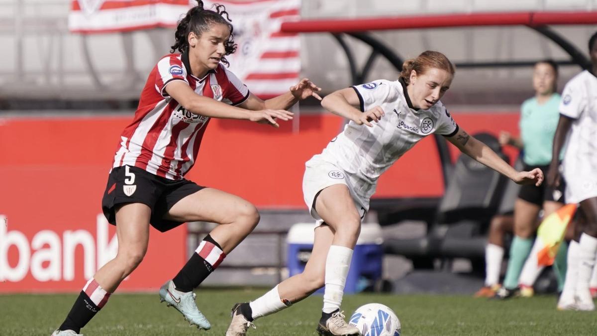 Valero presiona a una jugadora rival.