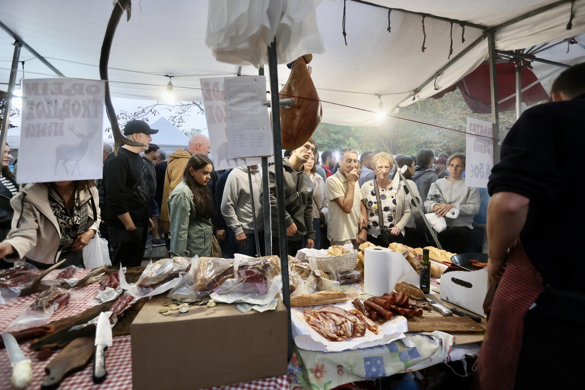 En imágenes: Las campas de Olarizu se llenan de fiesta