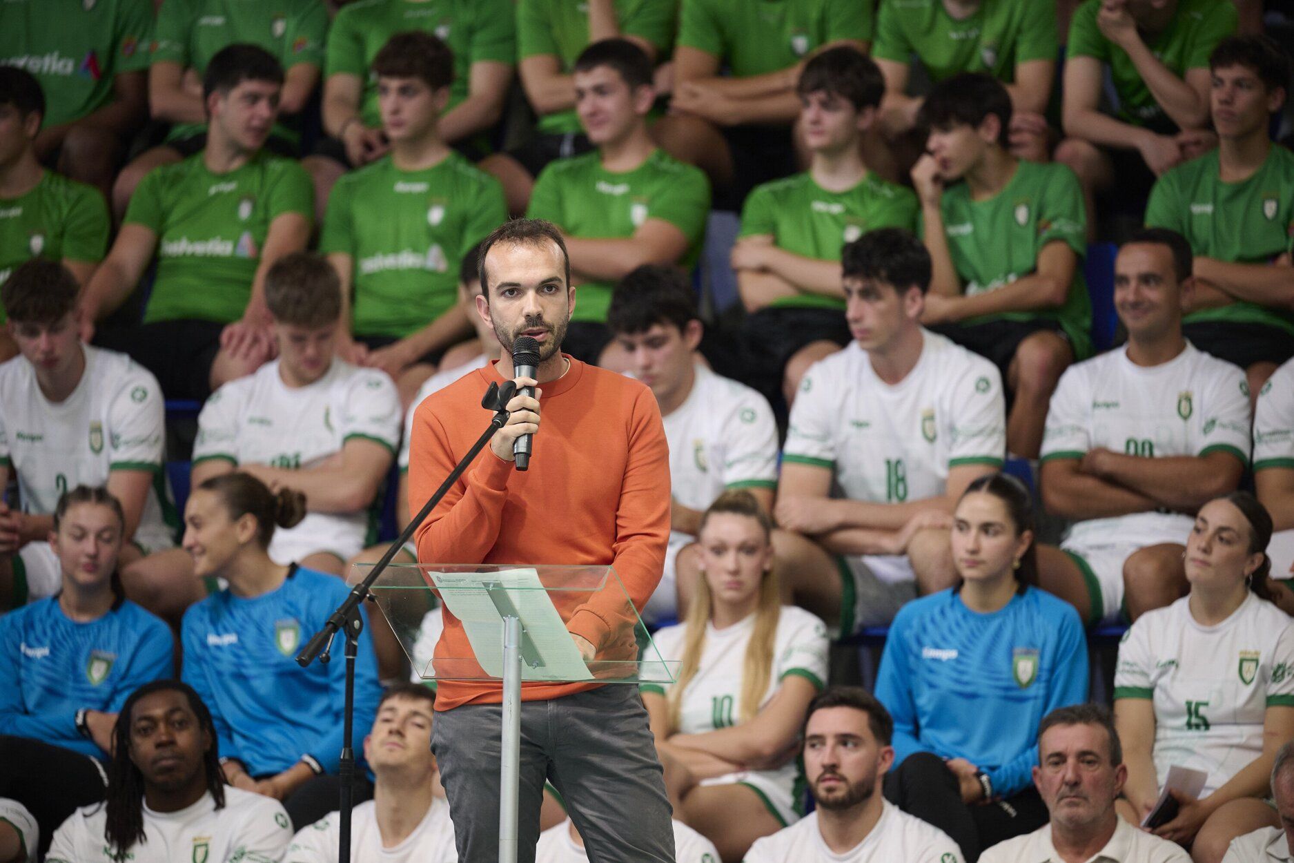 Fotos de la presentación de los equipos de Anaitasuna de balonmano