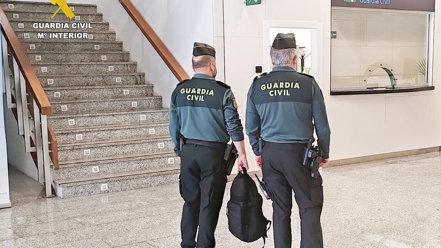 Devuelven una mochila con 4.400 euros al hombre que la olvidó en Santander