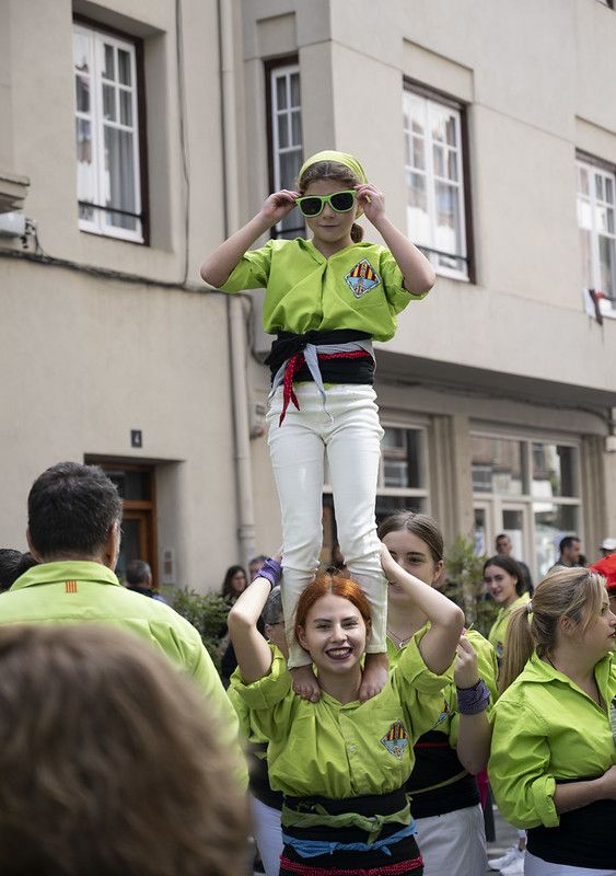 Castellers, gigantes y carrera popular en las Agorreko Santikutzak de Legazpi