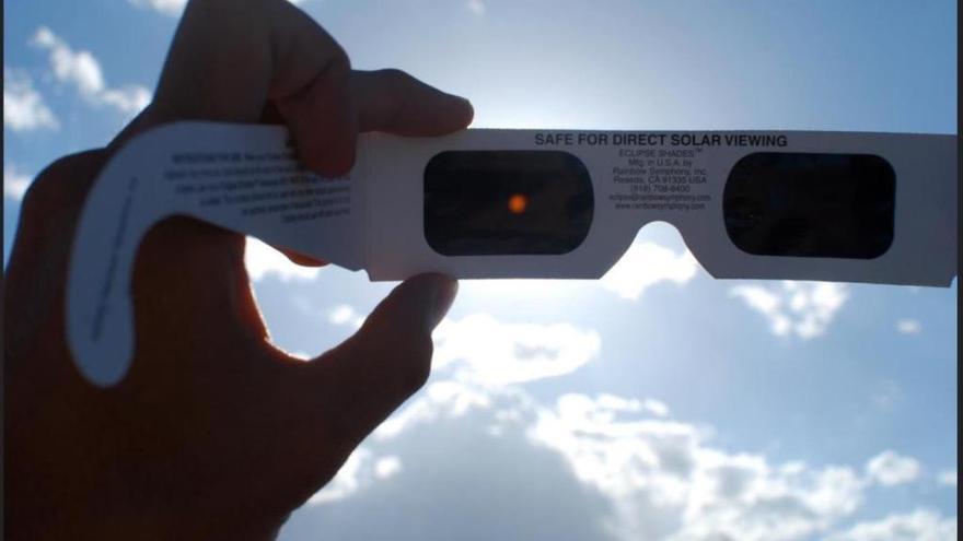 Si el eclipse no se observa de forma adecuada puede causar daños en la retina