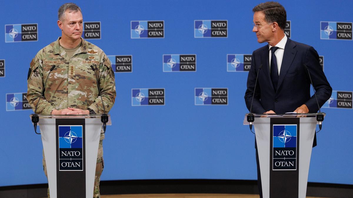 Mark Rutte, secretario general de la OTAN y Alexus Grynkewich, Supremo Aliado de la OTAN