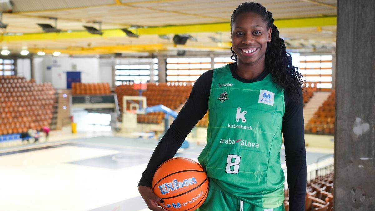 Mama Dembele vive su primera campaña en el Kutxabank Araski