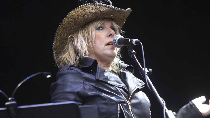 Lucinda Williams se rebela contra el loco mundo de Trump