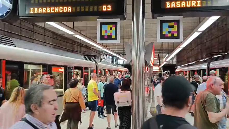 Metro Bilbao recupera la normalidad tras una mañana de retrasos