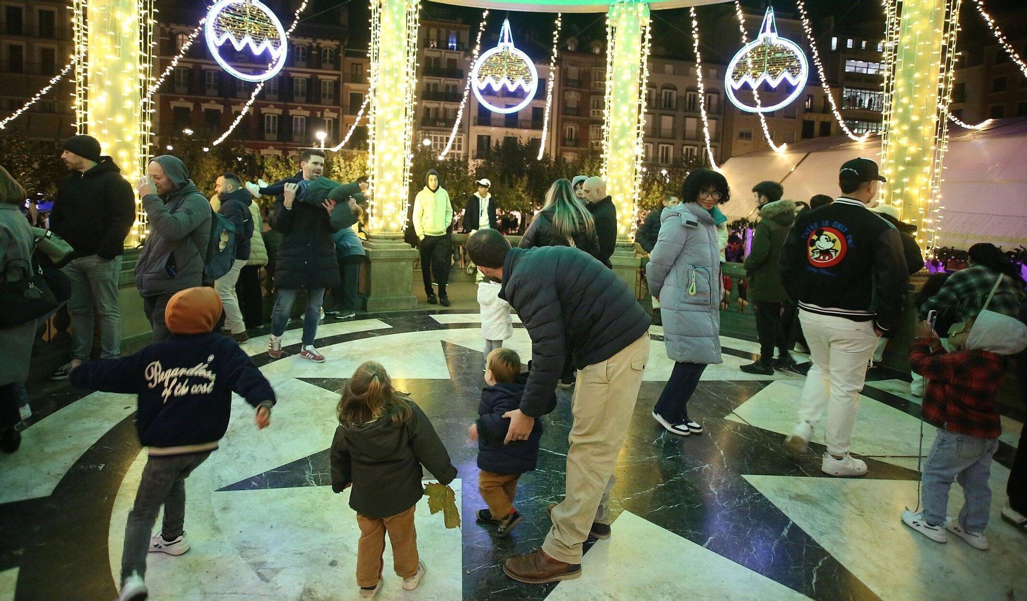 Imagenes del encendido de luces de navidad en Pamplona