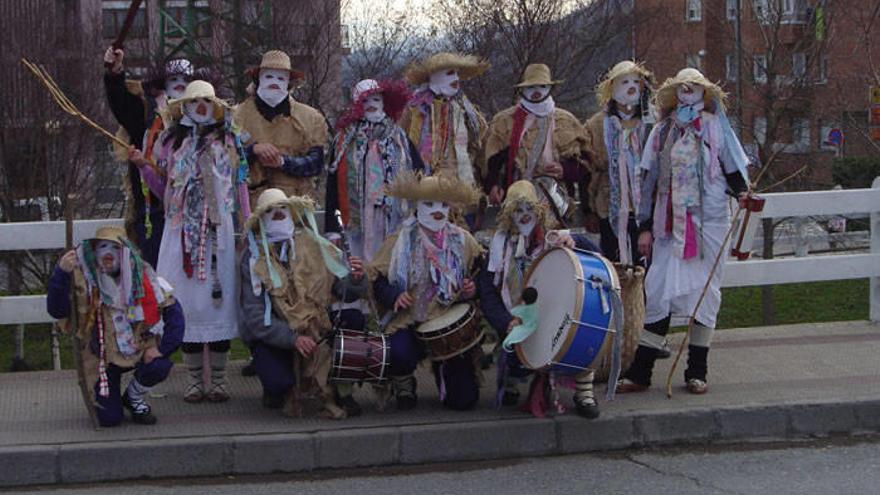 Abanto se distingue por tener un Carnaval que fusiona su cultura rural y minera.