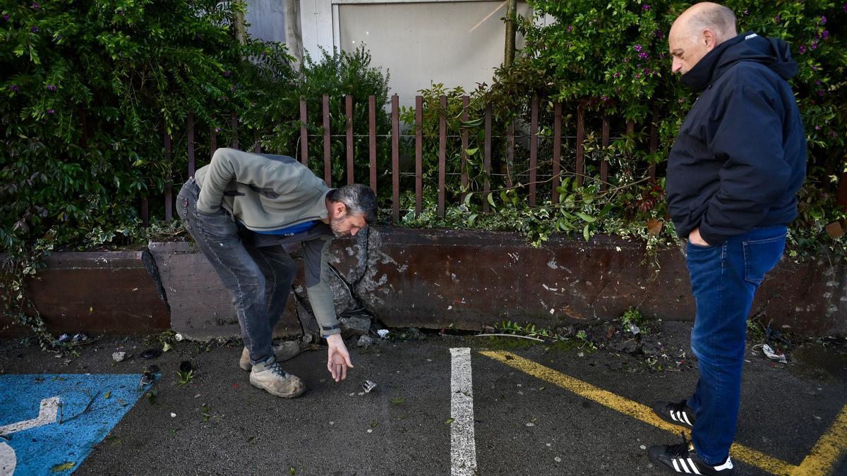 El vehículo se empotró contra un muro.