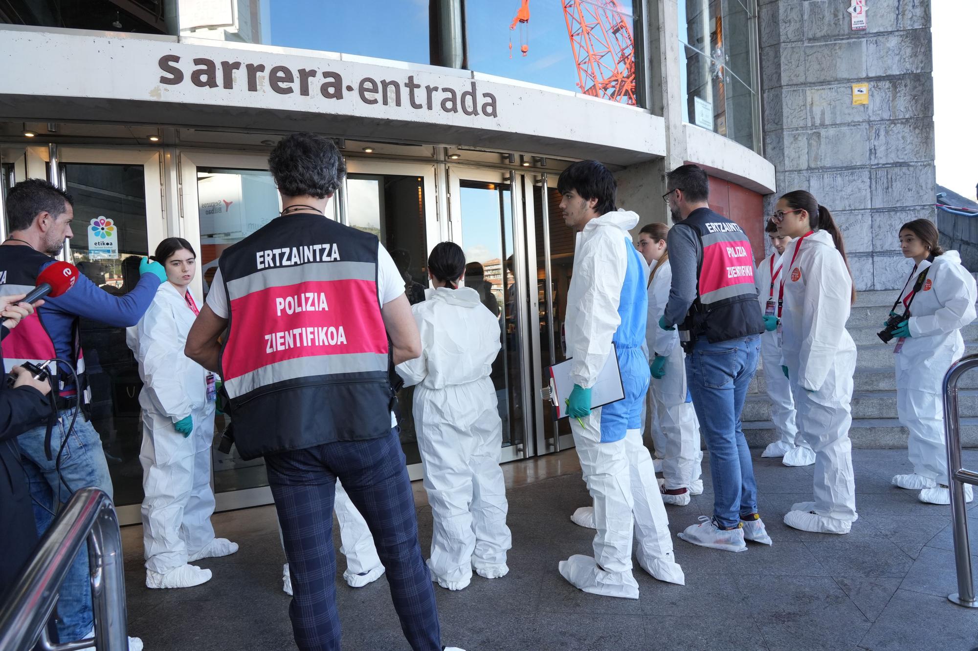 Estudiantes de Secundaria se convierten en policías forenses en Itsasmuseum