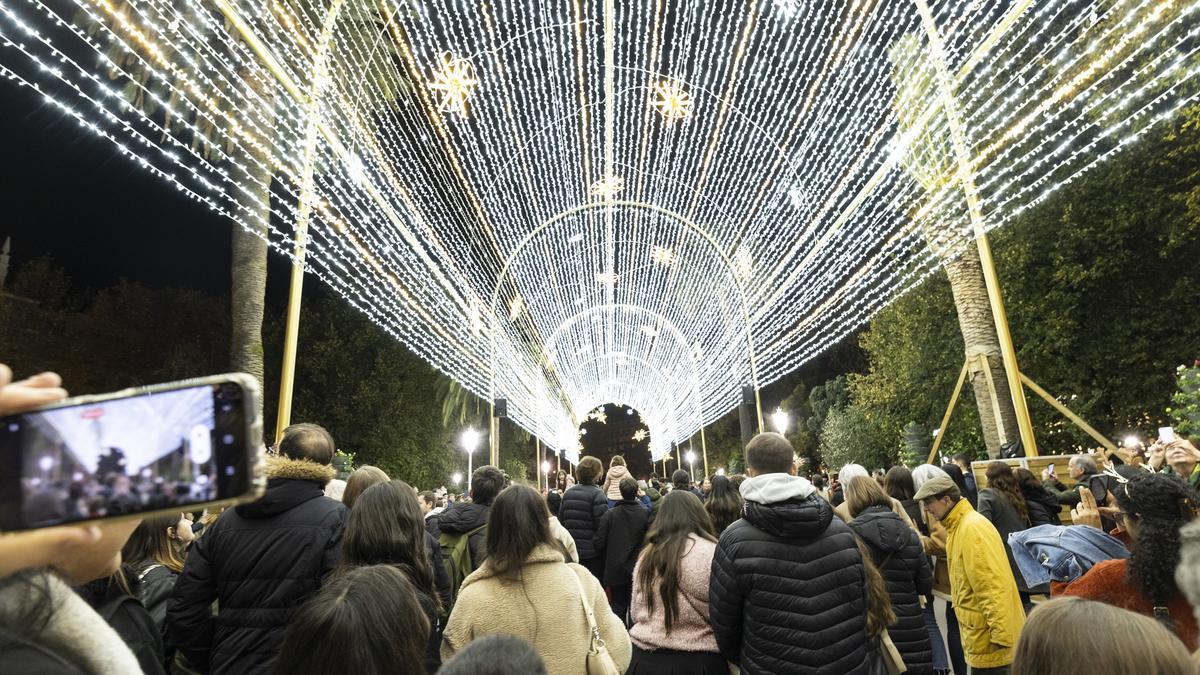 Túnel de luz y música en el parque de Doña Casilda.