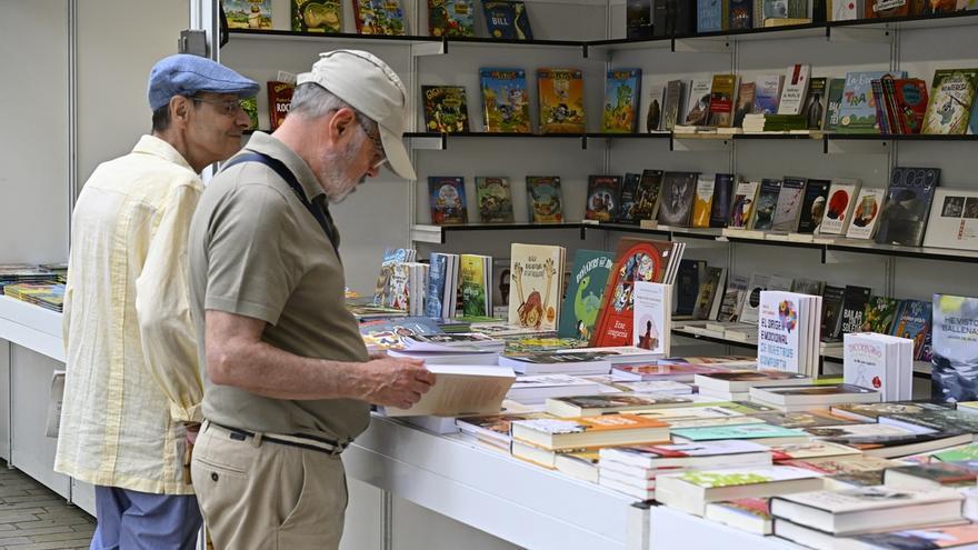La Liburu Azoka fabril tomará desde el viernes la Herriko Plaza