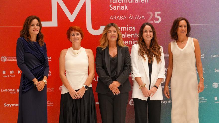 AMPEA distingue el talento profesional de cuatro mujeres alavesas