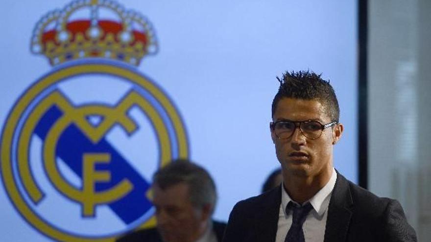 Las gafas de pasta de Cristiano revolucionan las redes sociales