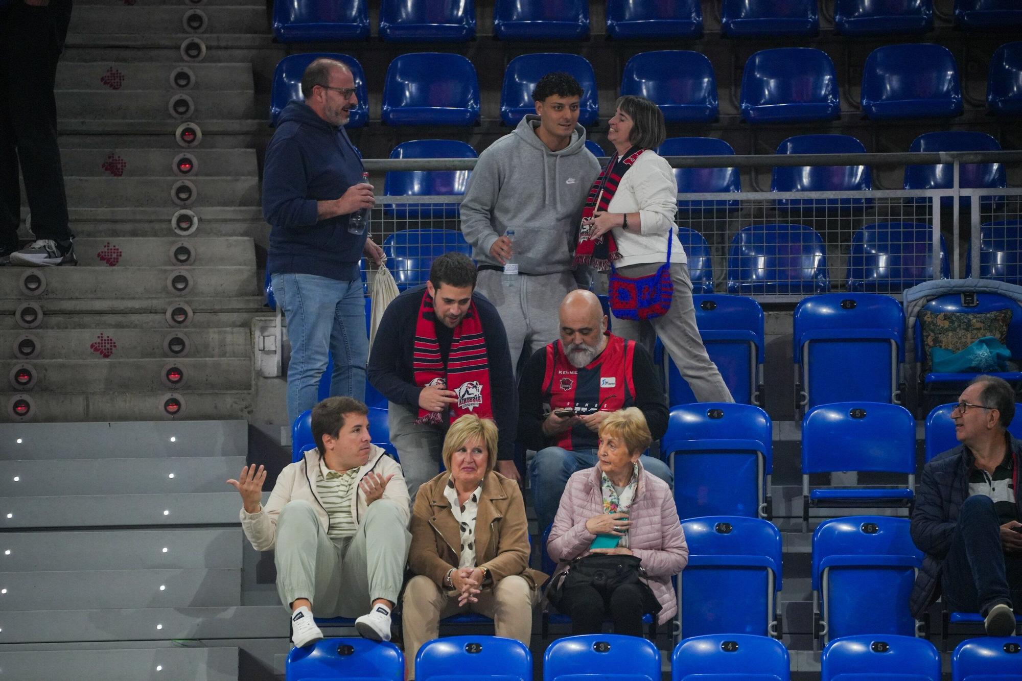 En imágenes: Ambientazo en el Baskonia - Olympiacos (¡Búscate en las fotos!)