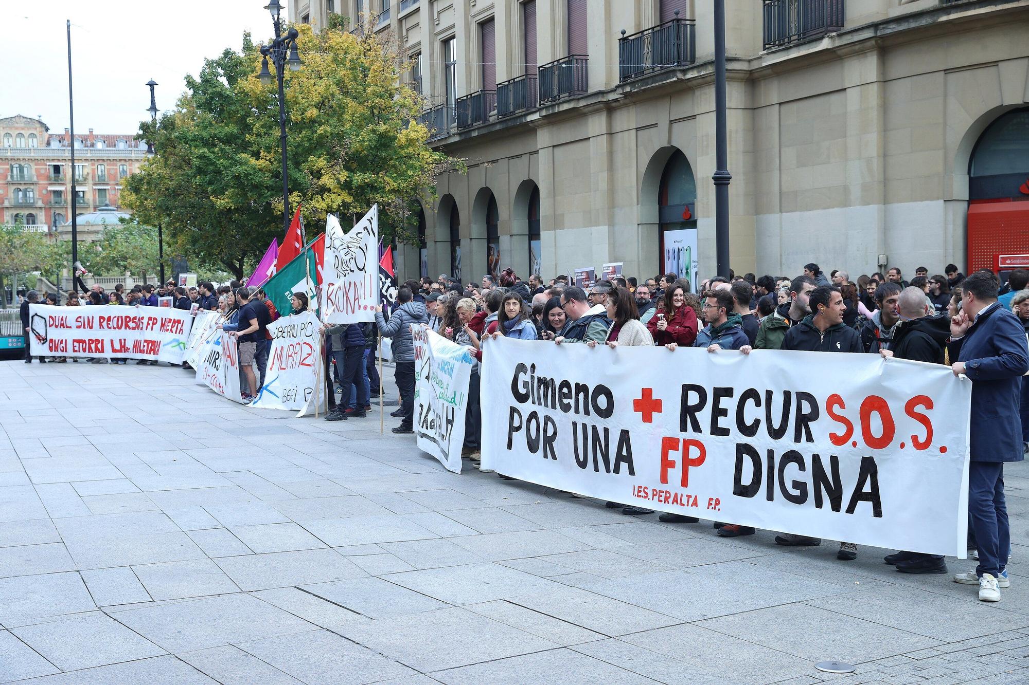Fotos de la tercera jornada de huelga en la FP de Navarra