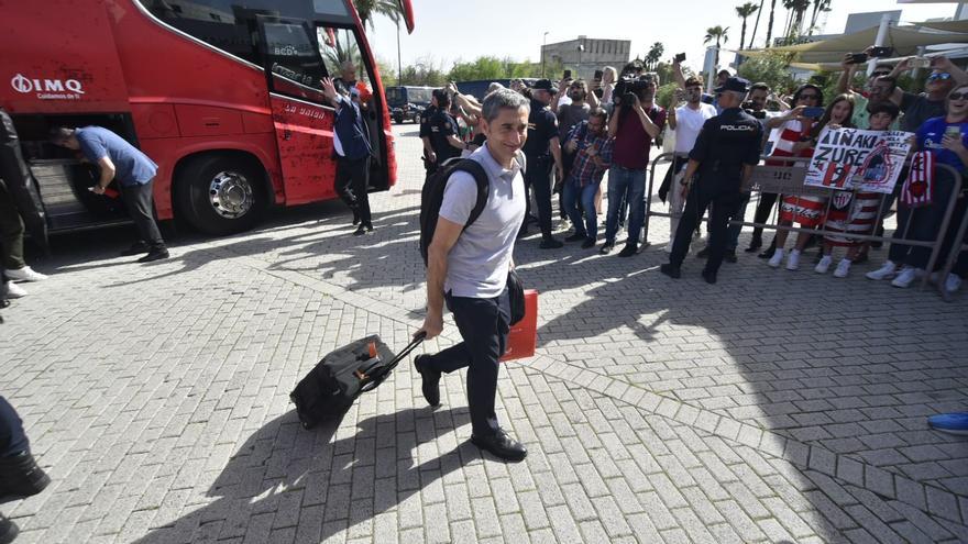 Llegada del Athletic a su hotel en Sevilla