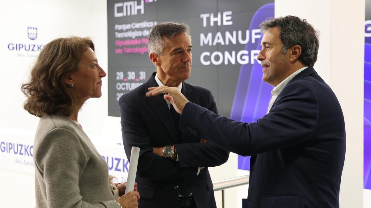 El diputado de Promoción Económica y Proyectos Estratégicos en una conversación con representantes de AFM.