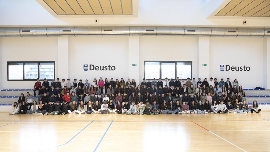 740 estudiantes de la ESO participan en los talleres tecnológicos organizados por Deusto