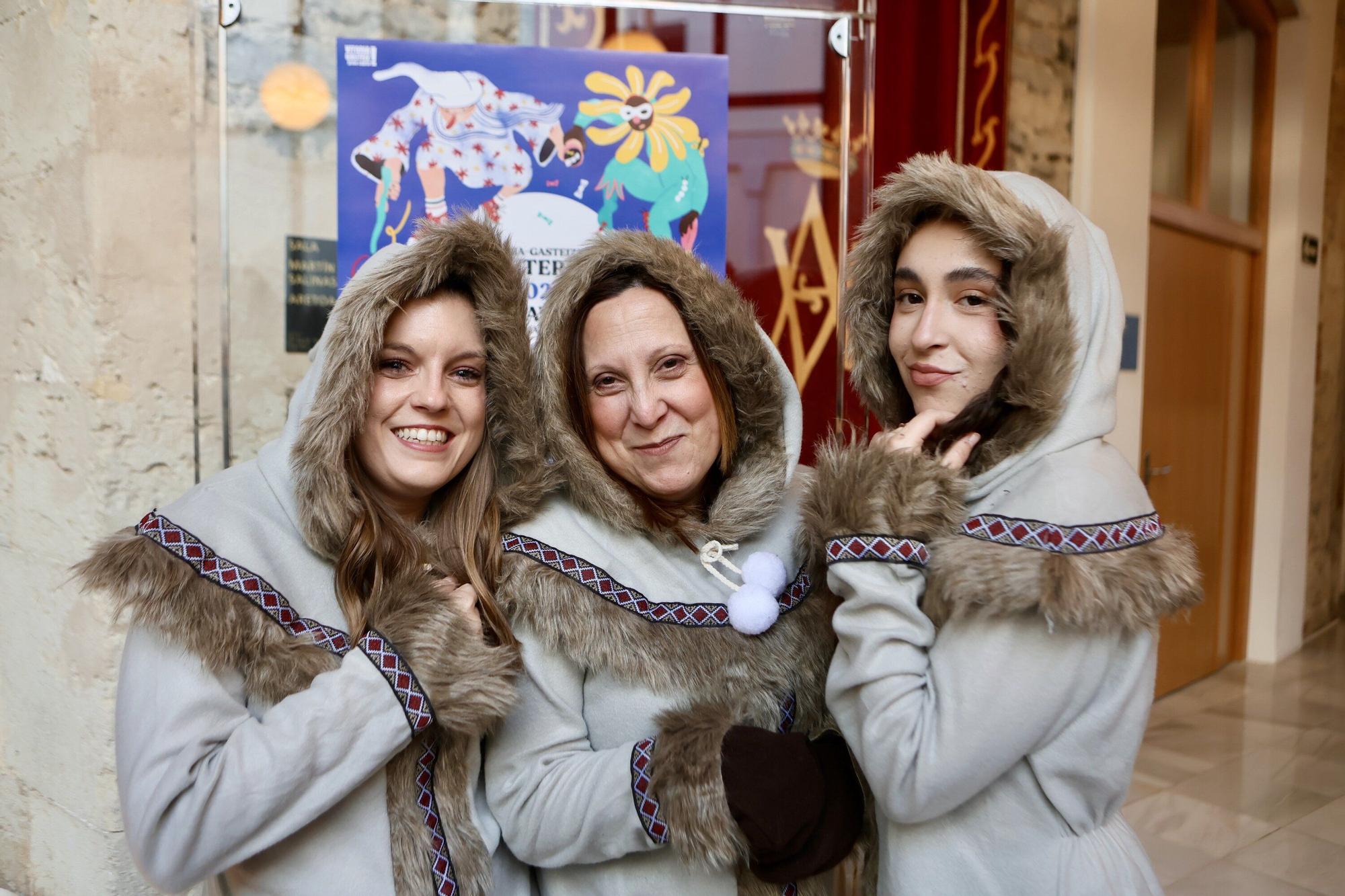 En imágenes: Presentación de Carnaval de las comparsas en el Palacio Villa Suso