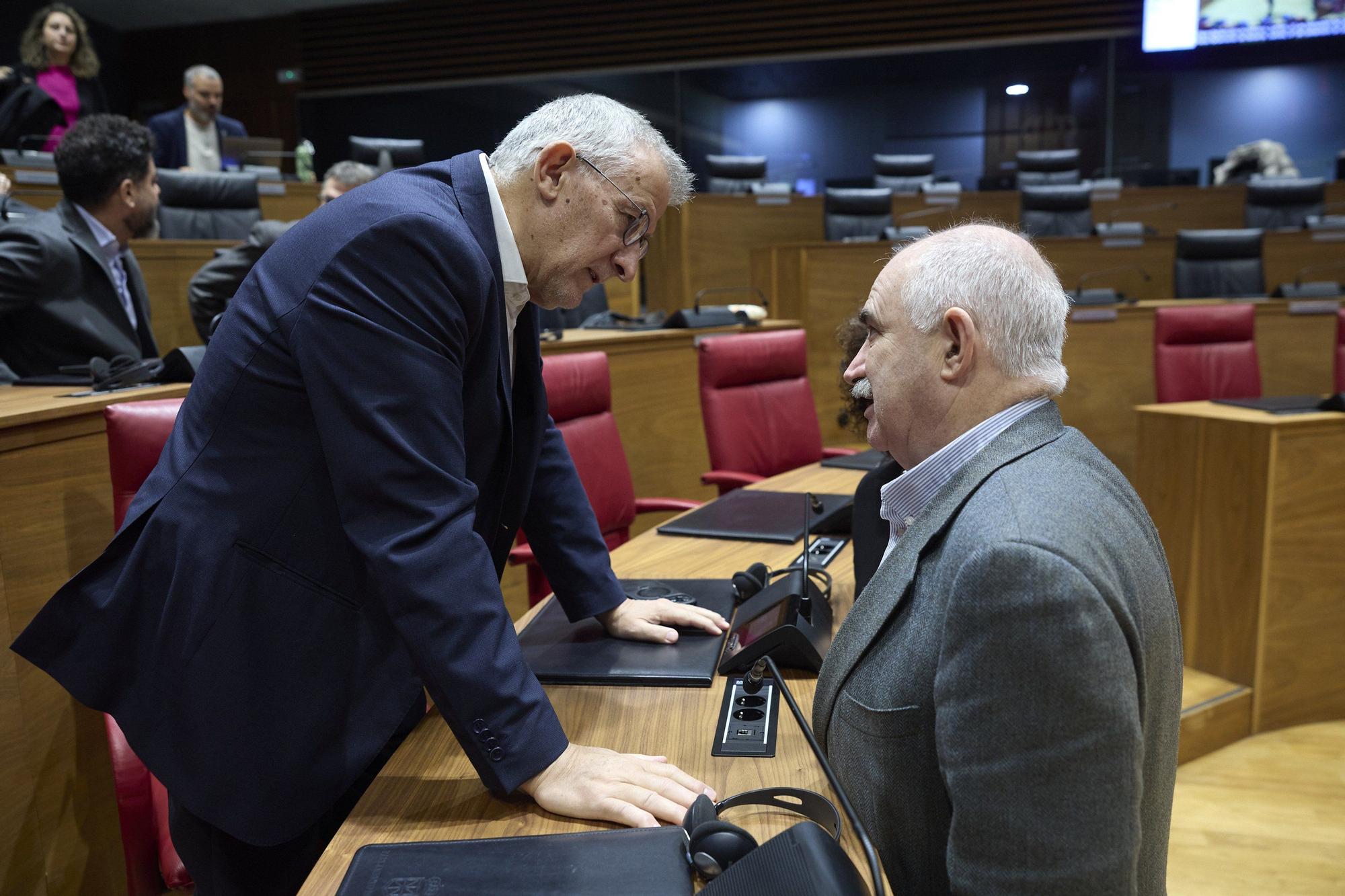 Fotos del pleno del Parlamento de Navarra del 27 de noviembre