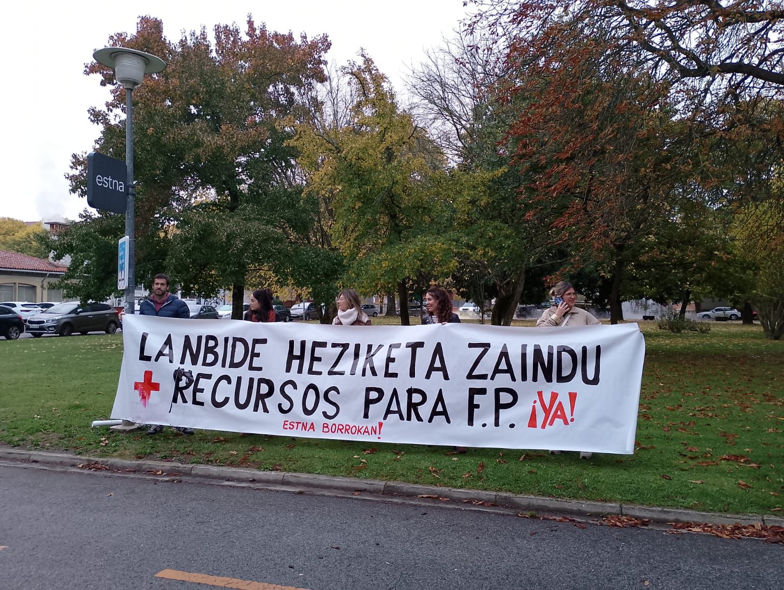 Fotos de la huelga de docentes de Formación Profesional (FP) en Navarra