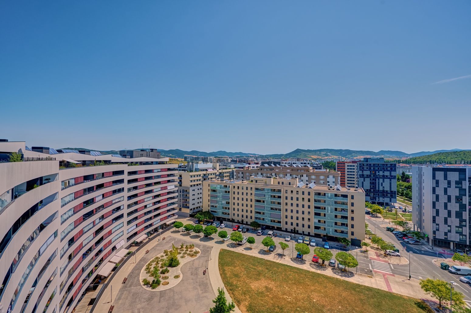 Ripagaina se supera: sale a la venta un espectacular ático-dúplex con terraza de 45 m² a un paso del centro de Pamplona