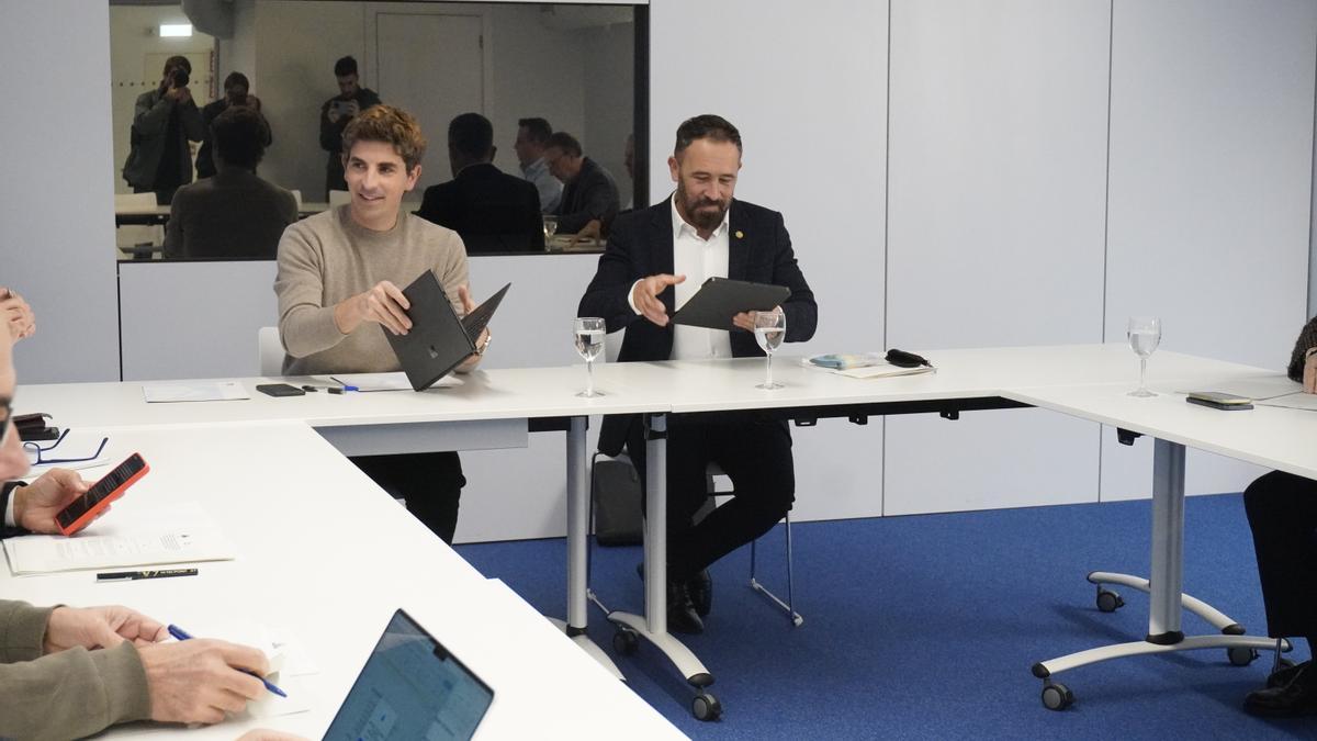 Jon Insausti y Denis Itxaso, en la reunión de este jueves.