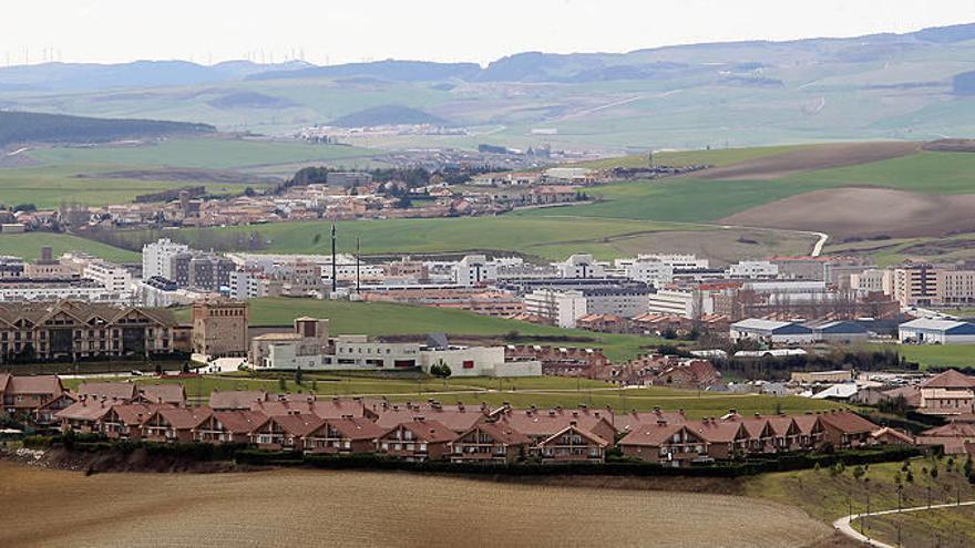 El Gobierno de Navarra ha paralizado el mayor y más polémico plan urbanístico de iniciativa municipal, el planificado por el Ayuntamiento del Valle de Egüés en plena burbuja inmobiliaria para recalificar terrenos que avalaban el desarrollo de unas 21.435