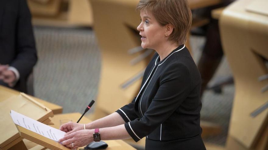 Nicola Sturgeon, durante su intervención ante el Parlamento escocés