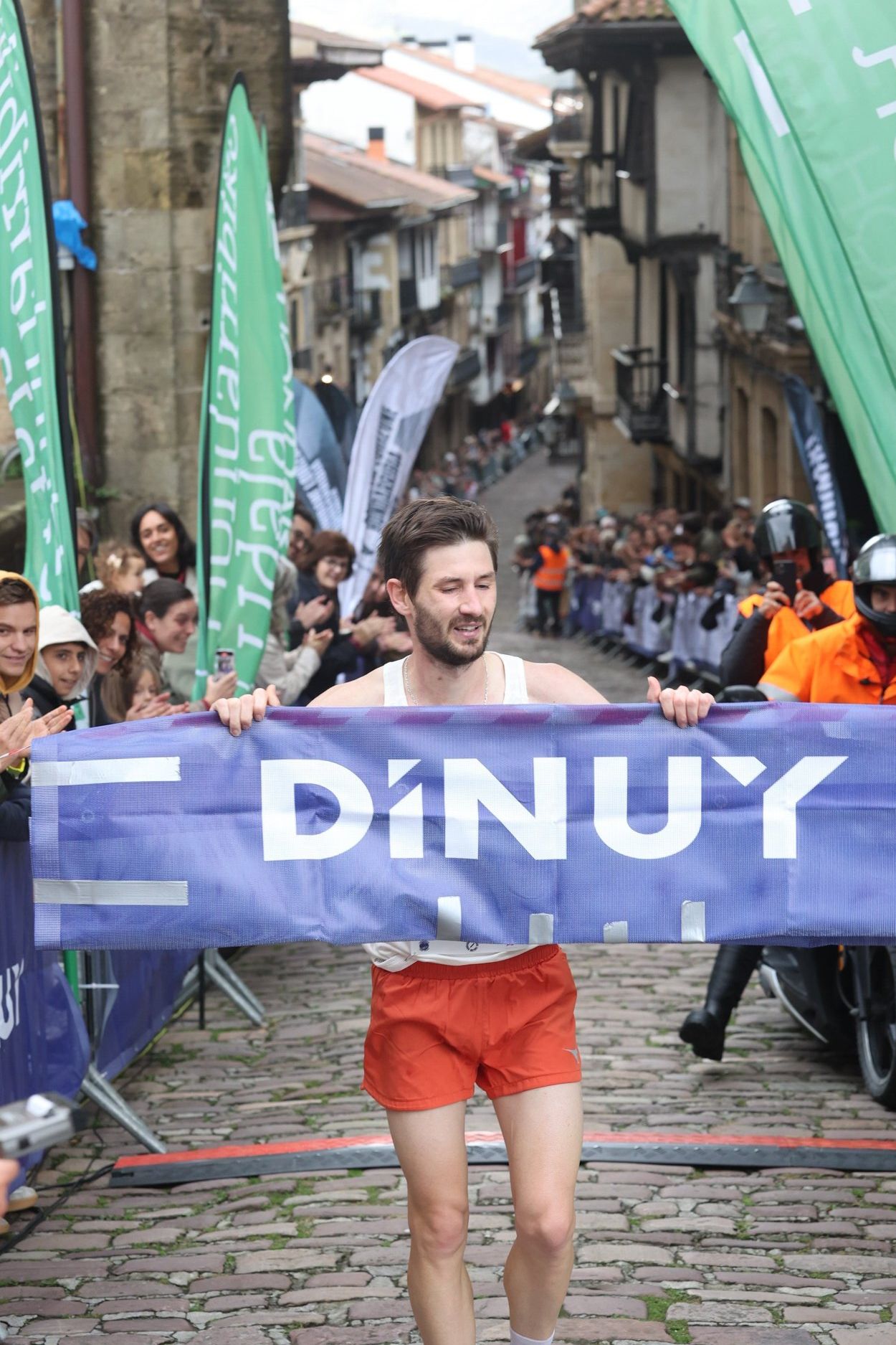 Nerea Egia y Rémi Raymond ganan la Donibane Lohizune-Hondarribia