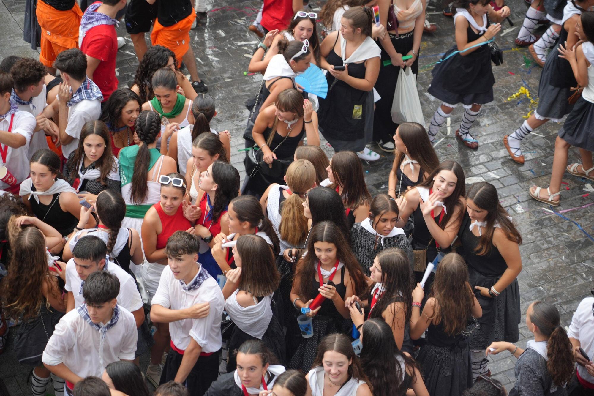 En imágenes: La bajada de Iguarrako enciende la fiesta en Amurrio