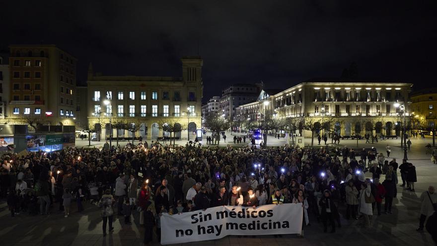 FOTOS | Manifestación del SMN y el Colegio Oficial de Médicos de Navarra en apoyo al colectivo médico