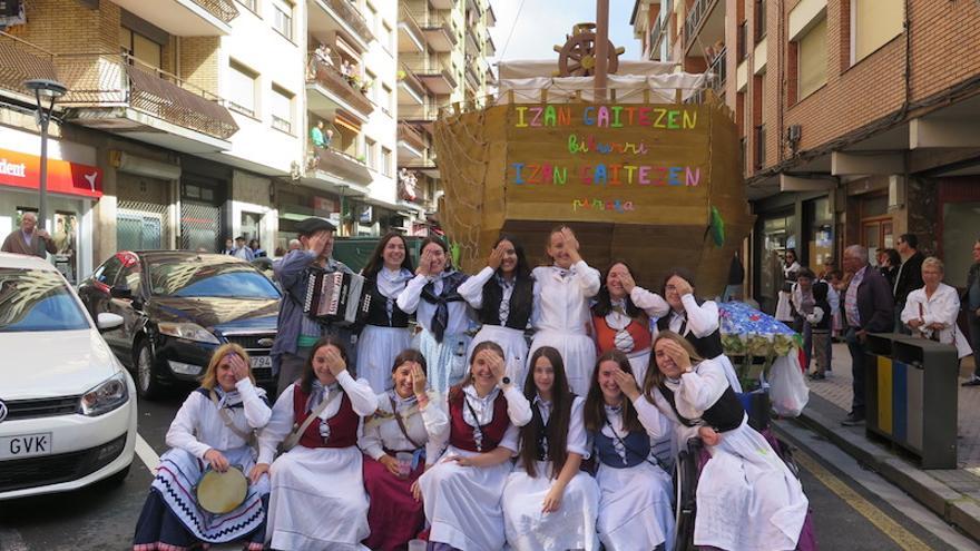 El desfile de la Euskal Jaia de Urretxu, en imágenes