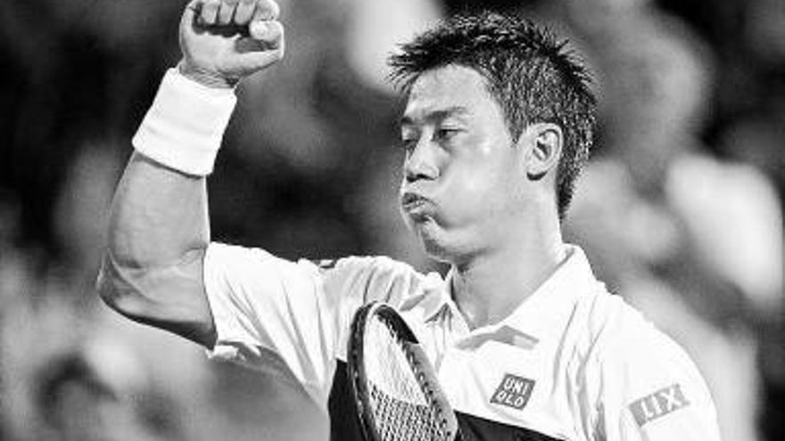 Nishikori celebra su victoria ante Nadal.