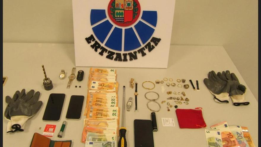Desmantelan a un grupo criminal que se alojaba en Bilbao para robar en viviendas de Gipuzkoa
