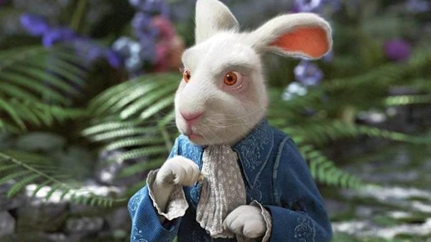 El conejo blanco de la película &#039;Alicia en el País de las Maravillas&#039;