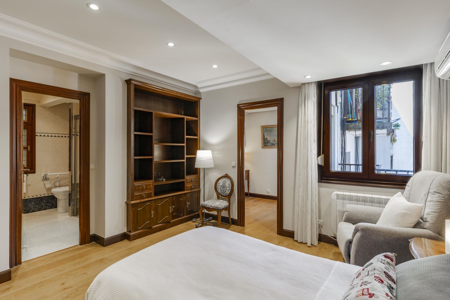 Vivir en el corazón de San Sebastián: espacio, luz y carácter en el Gros más exclusivo