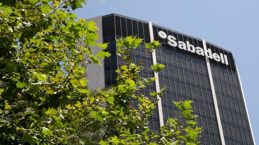 Sabadell plantea despedir a 1.900 empleados en el Estado español