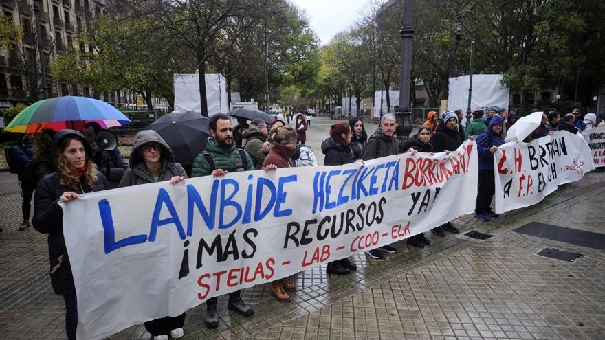 Profesores dicen en el Parlamento que Navarra tiene &quot;la mejor FP de Europa, pero low cost&quot;