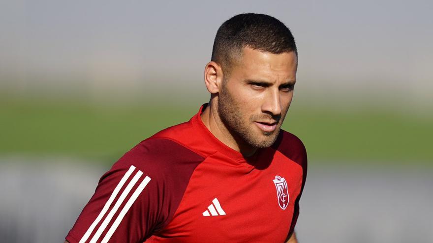 Weissman llega con el Granada a Mendizorroza para medirse al Alavés en el ojo del huracán