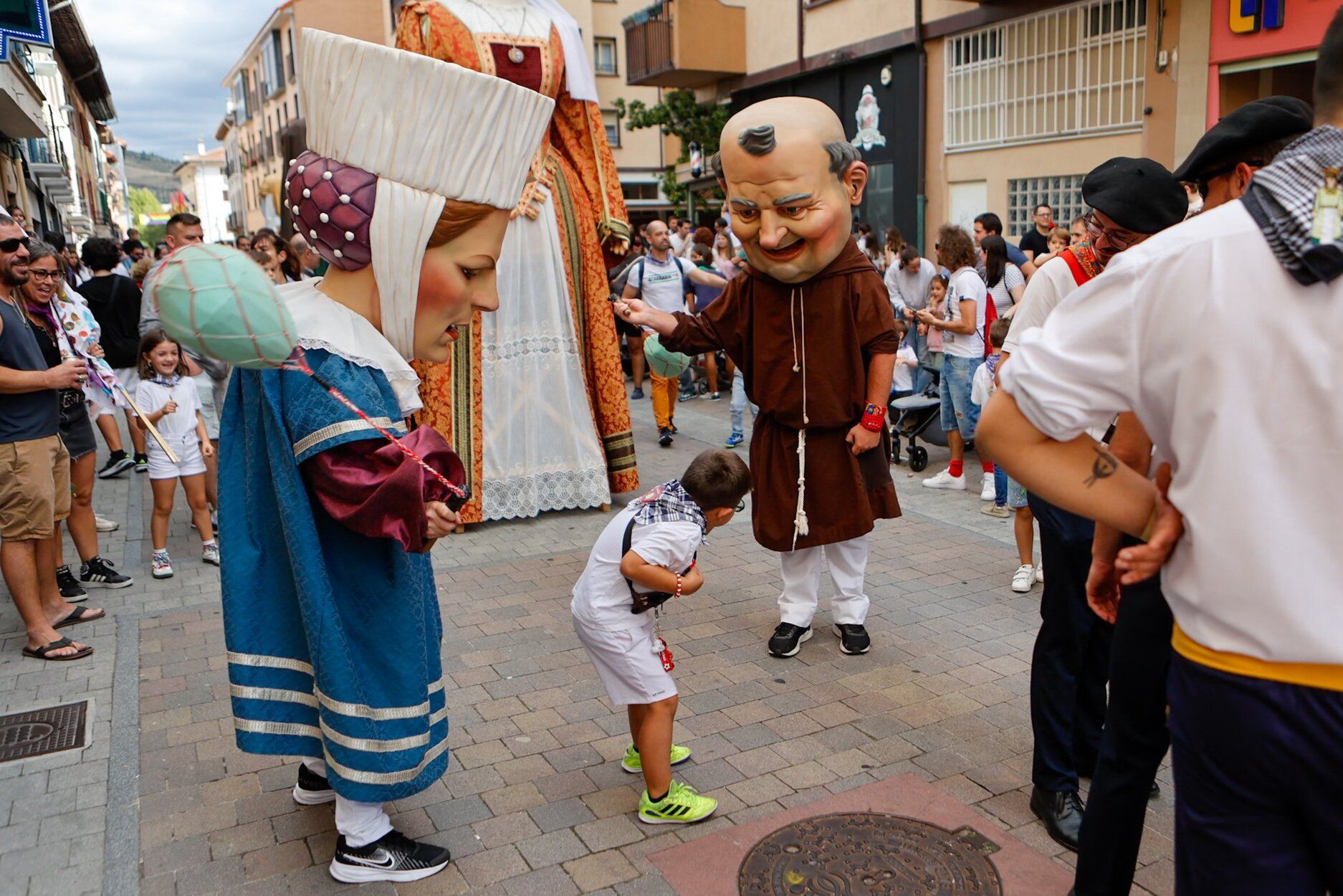 Fotos del chupinazo de fiestas de Villava-Atarrabia